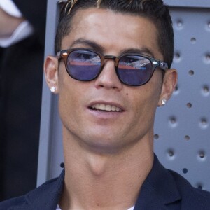 Cristiano Ronaldo assiste à la demi-finale entre R Nadal et N Djokovic lors du Mutua Madrid Open Tennis à la Caja Magica, à Madrid, le 13 mai 2017.