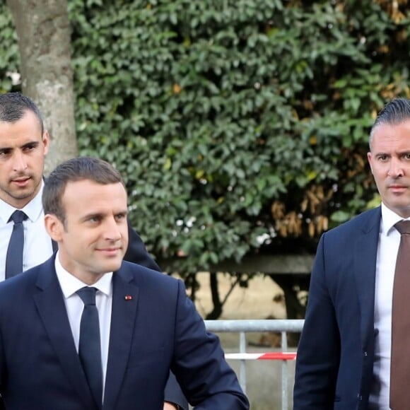 Le président de la République française Emmanuel Macron va voter à la mairie du Touquet pour le second tour des législatives, au Touquet le 18 juin 2017. Il devait ensuite se rendre à Suresnes pour la commémoration du 18 juin 1940. © Dominique Jacovides/Bestimage