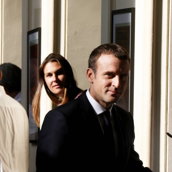 Le président de la République française Emmanuel Macron va voter à la mairie du Touquet pour le second tour des législatives, au Touquet le 18 juin 2017. Il devait ensuite se rendre à Suresnes pour la commémoration du 18 juin 1940. © Dominique Jacovides/Bestimage