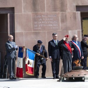 Emmanuel Macron participe à la cérémonie de commémoration de l'Appel du 18 juin du Général de Gaulle au Mont Valérien le 18 juin 2017. © Pierre Perusseau / Bestimage