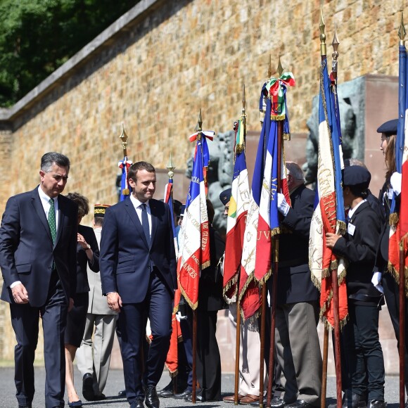 Emmanuel Macron participe à la cérémonie de commémoration de l'Appel du 18 juin du Général de Gaulle au Mont Valérien le 18 juin 2017. © Christian Liewig / Pool / Bestimage