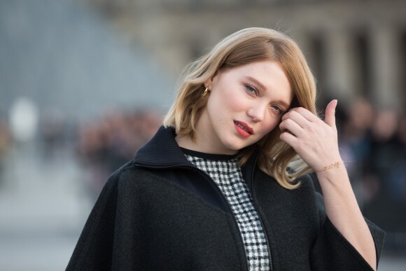 Léa Seydoux - Arrivées au défilé de mode prêt-à-porter automne-hiver 2017/2018 "Louis Vuitton" au Musée du Louvre à Paris. Le 7 mars 2017