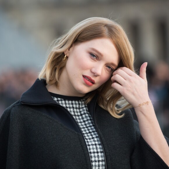 Léa Seydoux - Arrivées au défilé de mode prêt-à-porter automne-hiver 2017/2018 "Louis Vuitton" au Musée du Louvre à Paris. Le 7 mars 2017