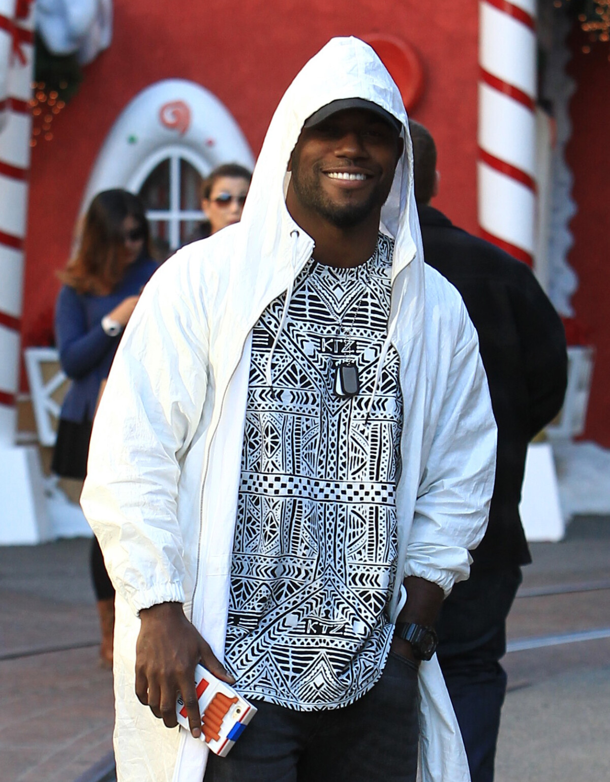 Photo : Exclusif - Le rappeur Christopher Milan fait du shopping pour ...