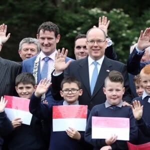 Le prince Albert II de Monaco inaugurait le 23 juin 2017 à Drogheda, en Irlande, la roseraie Princesse Grace du parc St Dominick's, baptisée d'après sa défunte mère qui visita jadis la ville.