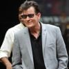 Charlie Sheen sortant de l'émission ''Good Morning America'' à New York, le 12 janvier 2017.