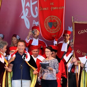 Arnold Schwarzenegger et sa compagne Heather Millligan sont cette année les invités exceptionnels de la seconde édition de" Libourne fête le vin". À cette occasion l'acteur, passionné de vins Français a été intronisé par la commanderie des vins de Bordeaux et nommé grand maitre et ambassadeur des célèbres vins Bordelais. Le 25 Juin 2017 à Libourne.