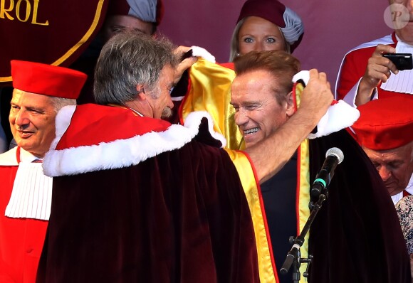 Arnold Schwarzenegger et sa compagne Heather Millligan sont cette année les invités exceptionnels de la seconde édition de" Libourne fête le vin". À cette occasion il a été intronisé par la commanderie des vins de Bordeaux et nommé grand maitre et ambassadeur des célèbres vins Bordelais. Le 25 Juin 2017 à Libourne.