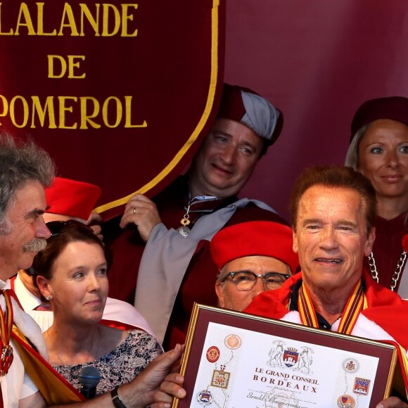 Arnold Schwarzenegger et sa compagne Heather Millligan sont cette année les invités exceptionnels de la seconde édition de" Libourne fête le vin". À cette occasion l'acteur, passionné de vins Français a été intronisé par la commanderie des vins de Bordeaux et nommé grand maitre et ambassadeur des célèbres vins Bordelais. Le 25 Juin 2017 à Libourne.