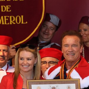 Arnold Schwarzenegger et sa compagne Heather Millligan sont cette année les invités exceptionnels de la seconde édition de" Libourne fête le vin". À cette occasion l'acteur, passionné de vins Français a été intronisé par la commanderie des vins de Bordeaux et nommé grand maitre et ambassadeur des célèbres vins Bordelais. Le 25 Juin 2017 à Libourne.
