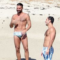 Ricky Martin : "Je me suis retrouvé nu au lit devant 20 personnes"