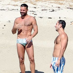 Exclusif - Ricky Martin et Jwan Yosef se relaxent sur une plage au Mexique, le 5 décembre 2016