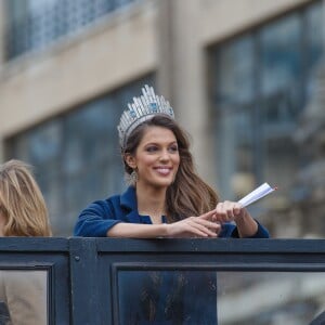 Iris Mittenaere de retour à Lille, sa ville natale, après son sacre de Miss Univers 2017. Elle est arrivée par le train, a défilé dans un bus sur la rue principale et a terminé au balcon du journal "La Voix du Nord", le 19 mars 2017. © Stéphane Vansteenkiste/Bestimage