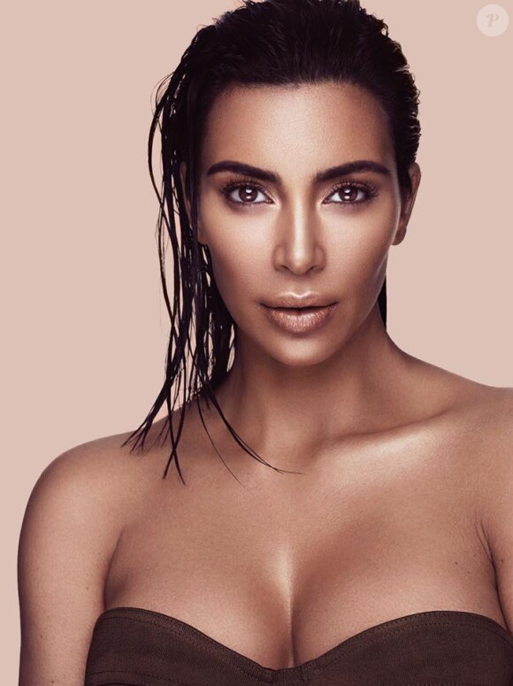 Kim Kardashian lance sa marque de produits de beauté, KKW BEAUTY. Juin 2017.