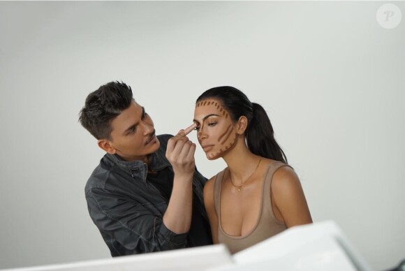 Le maquilleur Mario Dedivanovic et Kim Kardashian - Kim Kardashian lance sa marque de produits de beauté, KKW BEAUTY. Juin 2017.