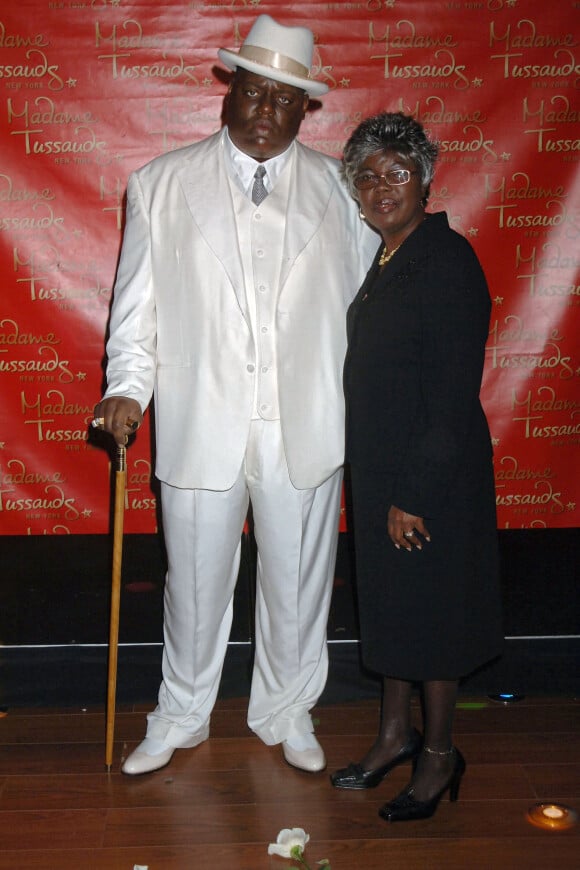 La statue de cire de The Notorious B.I.G. et Voletta Wallace, mère du rappeur défunt. New York, octobre 2007.