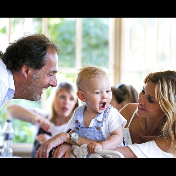 Ingrid Chauvin et son mari Thierry Peythieu fêtent l'anniversaire de leur fils Tom (1 an) à Disneyland Paris