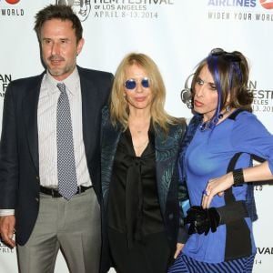 David Arquette, Rosanna Arquette et Alexis Arquette lors de l'ouverture du festival du film indien 2014 avec la projection du film "Sold" aux ArcLight Cinemas à Hollywood, le 8 avril 2014.