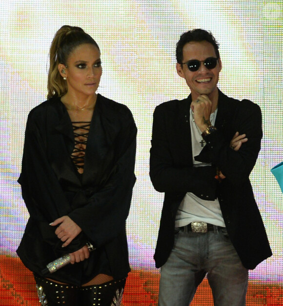 Jennifer Lopez et son ex mari Marc Anthony  lors du concert de Jennifer Lopez organisé pour soutenir sa candidature aux elections présidentielles à Miami le 29 octobre 2016