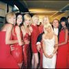 Gianni Versace, sa petite soeur Donatella Versace et les mannequins Carla Bruni, Karen Mulder, Nadja Auermann et Naomi Campbell. Paris, juillet 1995.