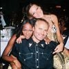 Naomi Campbell, Gianni Versace et Carla Bruni. Juin 1992.