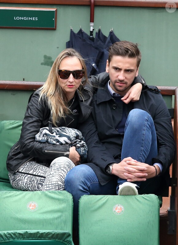 Audrey Lamy et son compagnon Thomas Sabatier aux Internationaux de France de tennis de Roland Garros à Paris le 31 mai 2015.