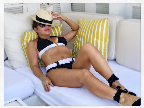 Alyssa Milano en maillot de bain lors d'un séjour à Miami - Photo publiée sur Instagram le 12 juillet 2017