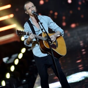 Exclusif - Calogero - Emission "La chanson de l'année fête la musique" dans les arènes de Nîmes, diffusée en direct sur TF1 le 17 juin 2017. Pour la treizième édition de La Chanson de L'année, c'est l'artiste Amir avec son titre "On dirait" qui a été plébiscité par les votes du public. © Bruno Bebert/Bestimage