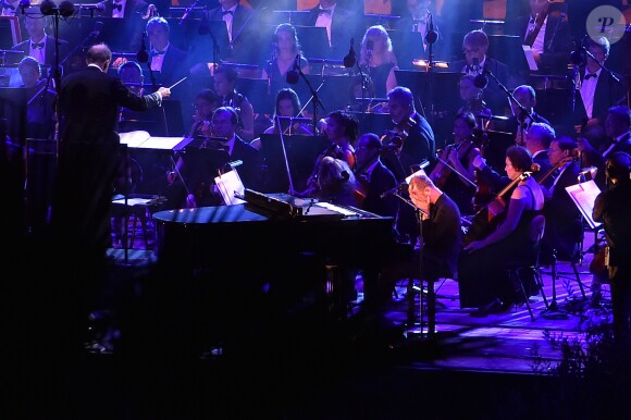 Calogero, ému - Concert en hommage aux victimes de l'attentat du 14 juillet 2016 à Nice, le 14 juillet 2017. © Bruno Bébert/Bestimage