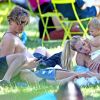 Exclusif - Candice Swanepoel, son fiancé Hermann Nicoli et leur fils Anacã passent une journée dans un parc. New York, le 3 juillet 2017.