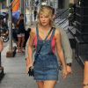 Taylor Swift sort de son appartement pour revenir quelques minutes après à New York City, New York, Etats-Unis, le 8 août 2016
