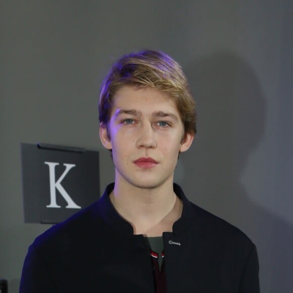 Joe Alwyn au défilé de mode "Lanvin", collection Hommes Automne-Hiver 2017/2018 au Palais de Tokyo à Paris. Le 22 janvier 2017 © CVS - Veeren / Bestimage