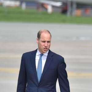 Départ du prince William et de Kate Middleton avec leurs enfants George et Charlotte de Cambridge de l'aéroport de Varsovie en Pologne le 19 juillet 2017.