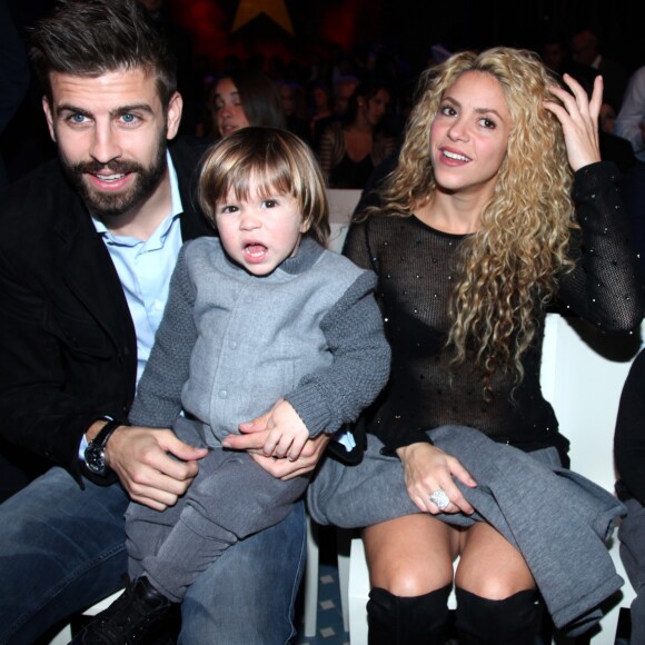 Shakira, son compagnon Gerard Piqué et ses fils Milan et Sasha - Gerard Piqué reçoit un prix lors de la 5ème édition du "Catalan football stars" à Barcelone, Espagne, le 28 novembre 2016.