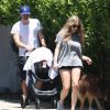 Exclusif - Amanda Seyfried se balade avec son mari Thomas Sadoski, sa fille (dont le prénom n'a pas encore été dévoilé) et son chien Flynn dans les rues de West Hollywood, le 1er mai 2017
