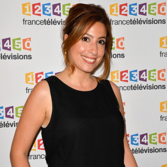 Léa Salamé lors du photocall de la présentation de la nouvelle dynamique 2017-2018 de France Télévisions. Paris, le 5 juillet 2017. © Guirec Coadic/Bestimage