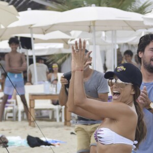 Eva Longoria et son mari José Baston à Ibiza le 21 juillet 2017.