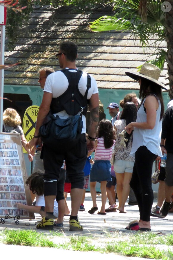 Exclusif - Megan Fox et son mari Brian Austin Green sont allés déjeuner au restaurant mexicain "Los Arroyos Montecito" avec leurs enfants Noah Shannon, Bodhi Ransom et Journey River, le 9 juillet 2017 à Santa Barbara