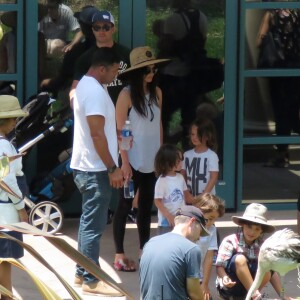 Exclusif - Megan Fox et son mari Brian Austin Green sont allés déjeuner au restaurant mexicain "Los Arroyos Montecito" avec leurs enfants Noah Shannon, Bodhi Ransom et Journey River, le 9 juillet 2017 à Santa Barbara