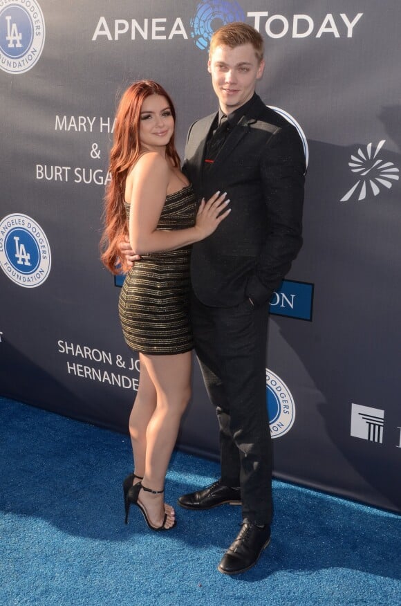 Ariel Winter et son compagnon Levi Meaden à la soirée de gala Blue Diamond au stade Dodger de Los Angeles le 8 juin 2017.