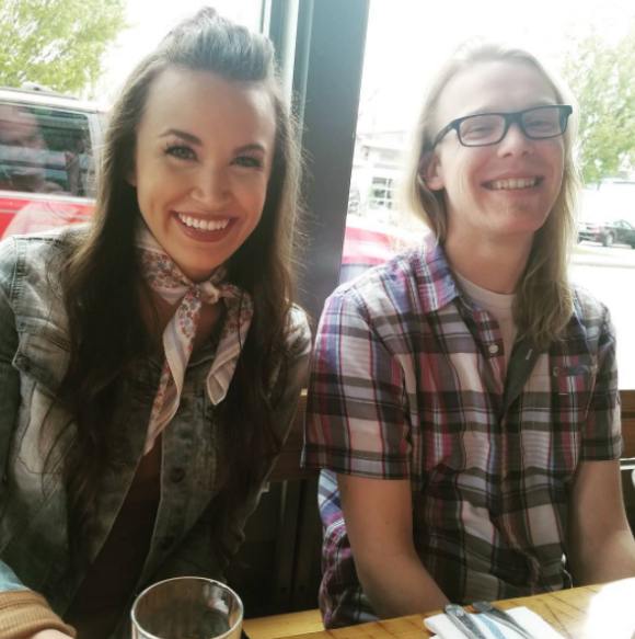 Abby Nicole au côté d'un ami sur une photo publiée sur Instagram le 3 avril 2017