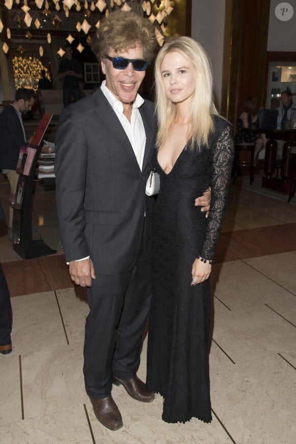 Igor Bogdanov et sa compagne Julie Jardon dans le hall de l'hôtel Majestic lors du 70ème Festival International du Film de Cannes, le 21 mai 2017. © Pierre Perusseau/Bestimage