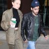 Gigi Hadid et son compagnon Zayn Malik sortent d'un immeuble main dans la main à New York. Les amoureux viennent de fêter les 22 ans de Gigi. Le 25 avril 2017