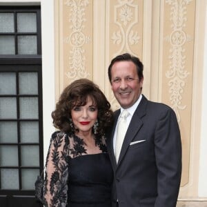 Joan Collins et Percy Gibson - Cocktail de la 57ème édition du Festival de Télévision de Monte-Carlo, Monaco, le 18 juin 2017. © Olivier Huitel/Pool Monaco/Bestimage