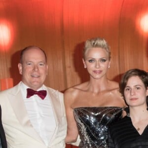 Le prince Albert II de Monaco et la princesse Charlene avec Christine and the Queens et le groupe Just Jinjer, animateurs du 69e Gala de la Croix-Rouge monégasque dans la Salle des Étoiles du Sporting à Monaco le 28 juillet 2017 © Palais Princier / Pierre Villard / Monte-Carlo Société des Bains de Mer via Bestimage 