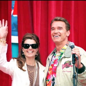 Arnold Schwarzenegger et Maria Shriver en 1994 à Paris