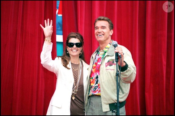 Arnold Schwarzenegger et Maria Shriver en 1994 à Paris