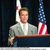 Arnold Schwarzenegger en conférence de presse après son élection en Californie en 2003