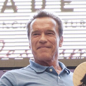 Arnold Schwarzenegger recevant le prix "Almeria Terre de ciné" et inaugure son étoile sur la "Walk of Fame" à Almeria, le 28 septembre 2014.