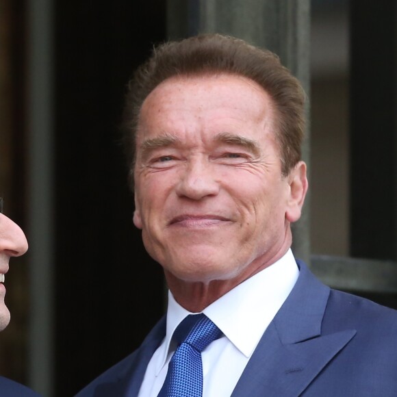 François Hollande et Arnold Schwarzenegger - Le président français reçoit en entretien M. Arnold Schwarzenegger, ancien gouverneur de l'Etat de Californie, fondateur et vice-président du réseau des régions pour le Climat "R 20", au palais de l'Elysée à Paris. Le 10 octobre 2014